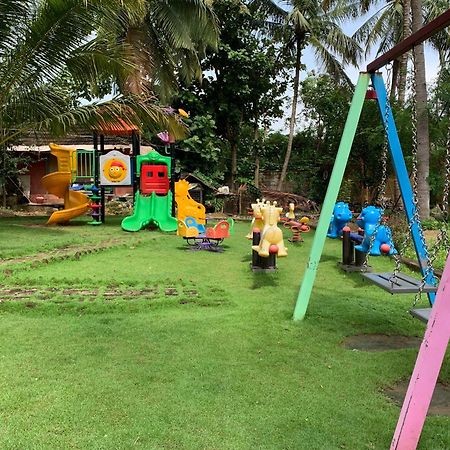 Udaya Resort Palakkad Esterno foto