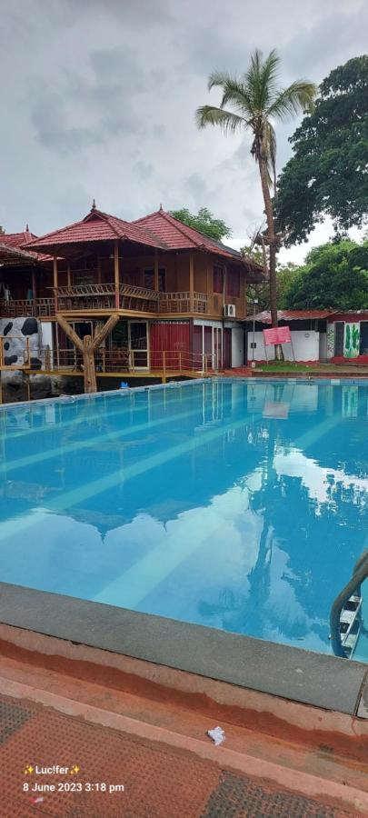 Udaya Resort Palakkad Esterno foto
