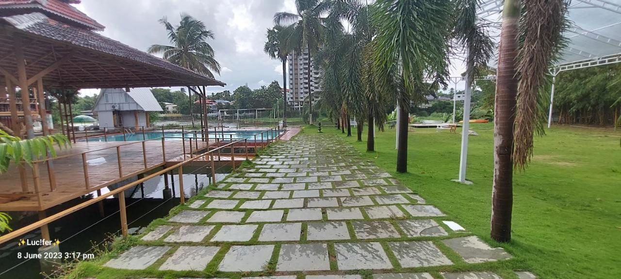 Udaya Resort Palakkad Esterno foto