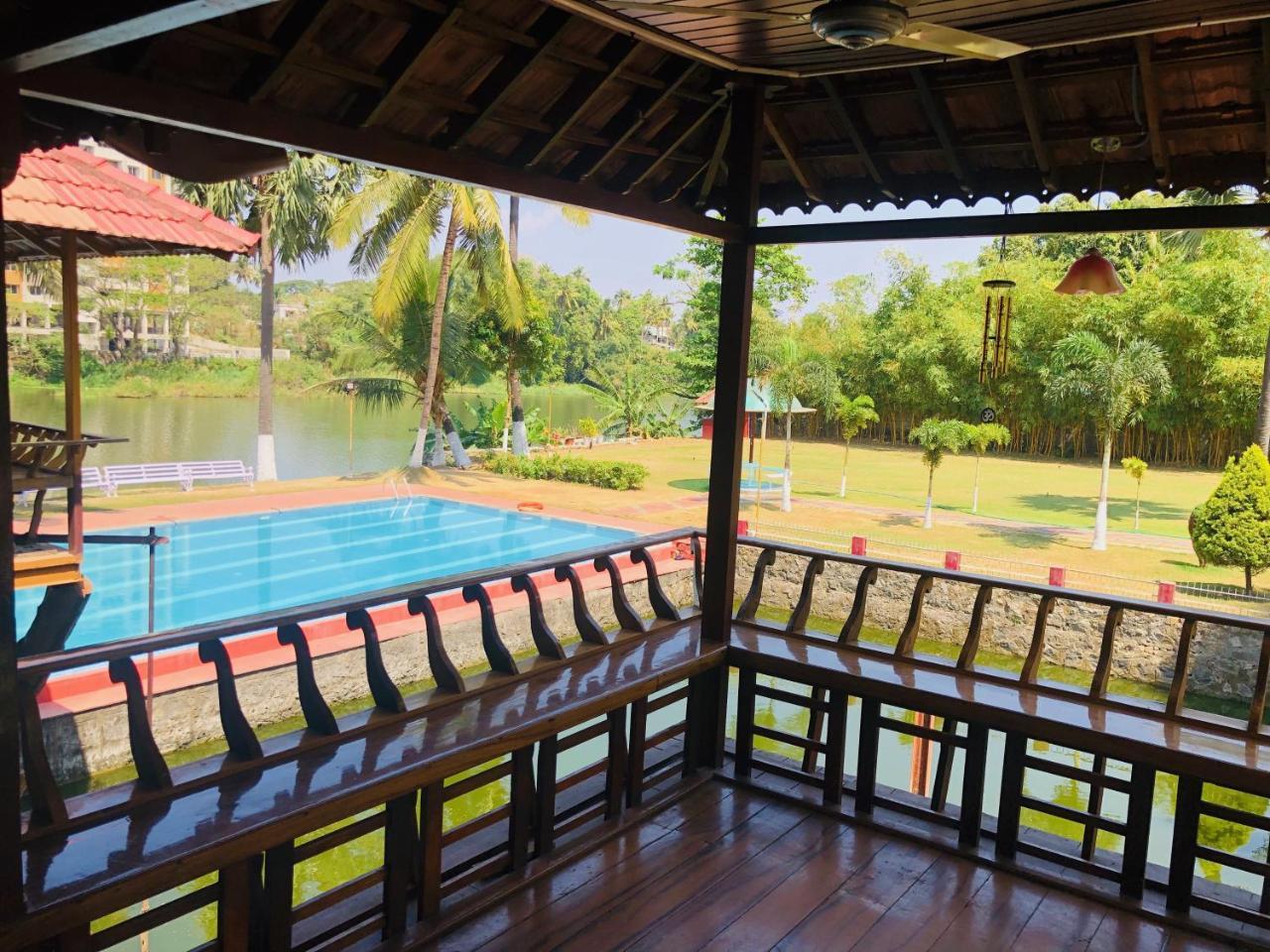 Udaya Resort Palakkad Esterno foto